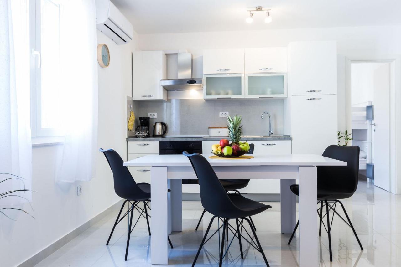 Petra Modern Apartment With Free Parking And Bbq Zadar Exterior foto