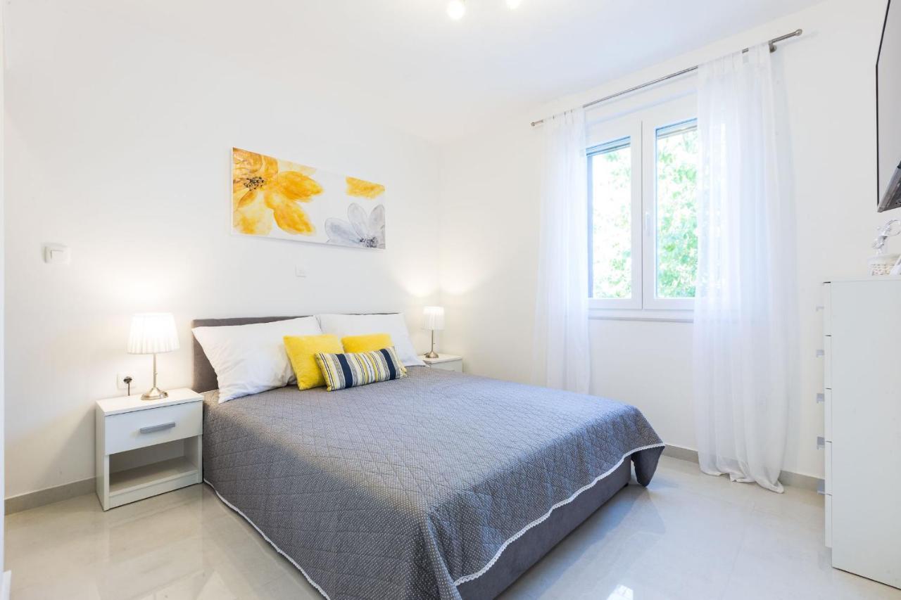 Petra Modern Apartment With Free Parking And Bbq Zadar Exterior foto
