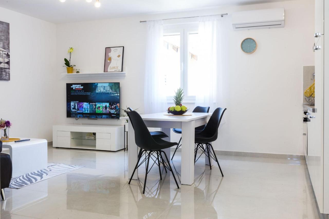 Petra Modern Apartment With Free Parking And Bbq Zadar Exterior foto
